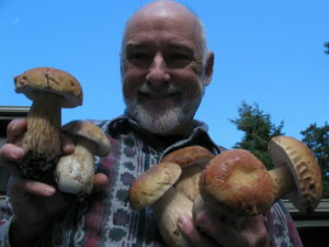 Andrew MacMillan of the Kitsap Peninsula Mycological Society, with fungi!