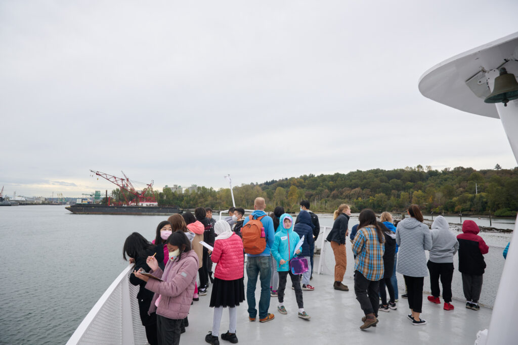 This fall, we launched the Duwamish River Program. The program for 4th and 5th grade students explores how the Duwamish River has been impacted by people over many years and how local communities and groups have made improvements to the ecosystem.